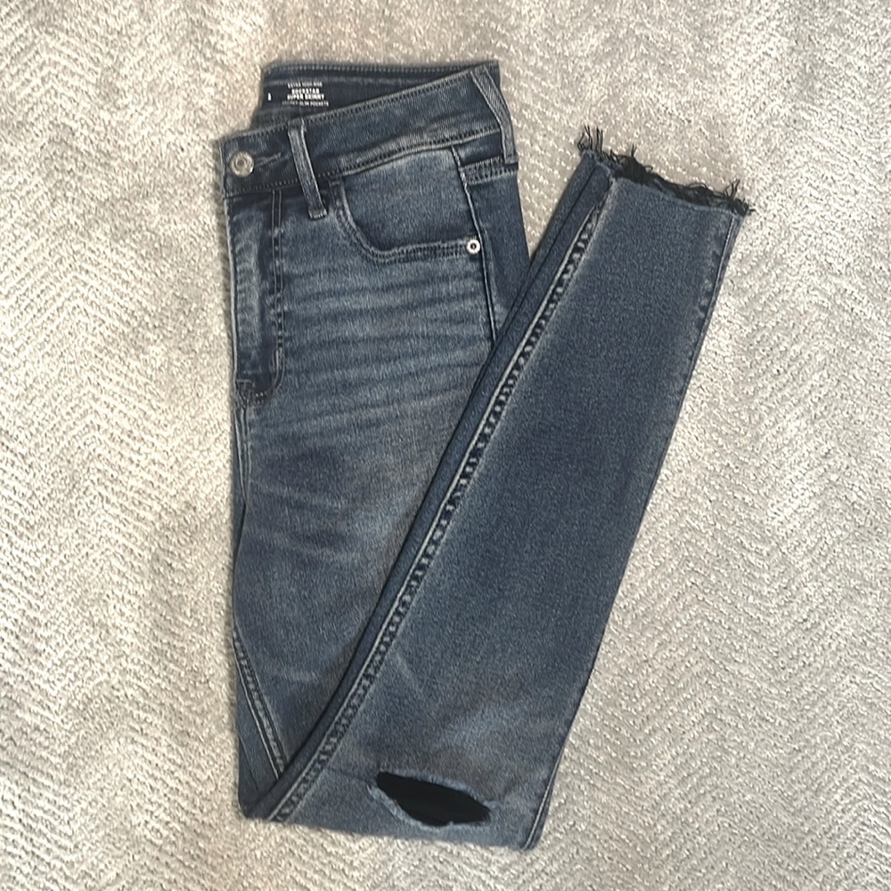 Old Navy Rockstar Super Skinny Jeans (size 2)